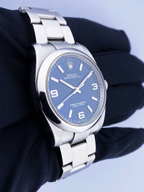 Rolex Oyster Perpetual 116000 Image 3